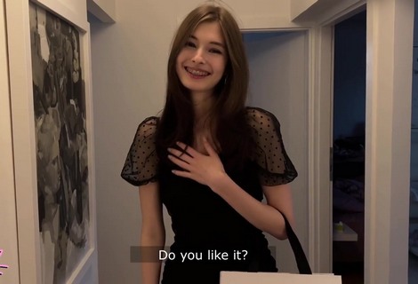 Подарил няшной знакомой дилдо на ДР и секси белье в надежде, что она позовет его в постель