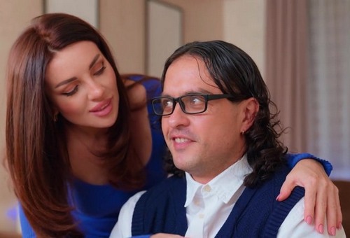 Нужно из тебя лоха и девственника сделать мужчину, а то так и помрешь пизды не трогав