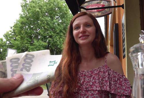 Алина из России вставила вагинальный вибратор и отдалась за $ в Чехии симпотному незнакомцу